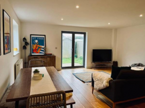 Family home in St Ives with parking!
